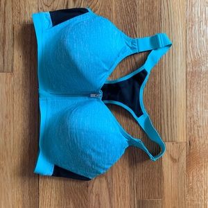 VSX sports bra in turquoise